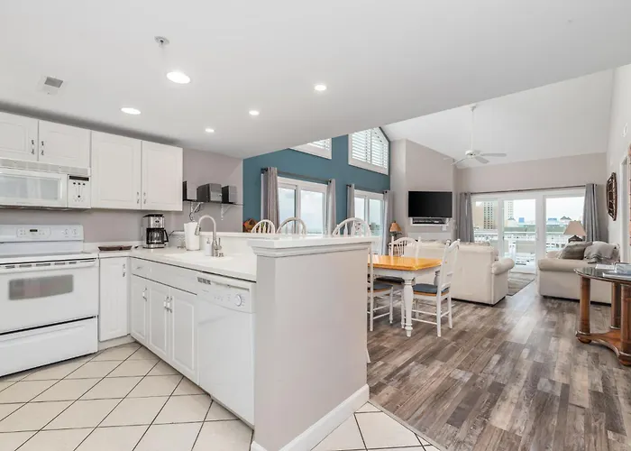 3 Bedroom With Vaulted Ceilings & Scenic Views Holiday home