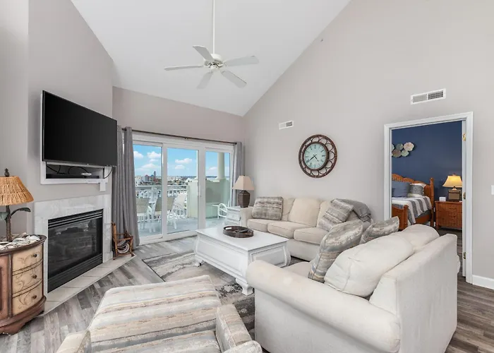 3 Bedroom With Vaulted Ceilings & Scenic Views Ocean City