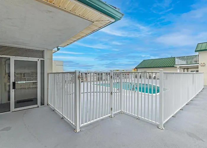 3 Bedroom With Vaulted Ceilings & Scenic Views Ocean City